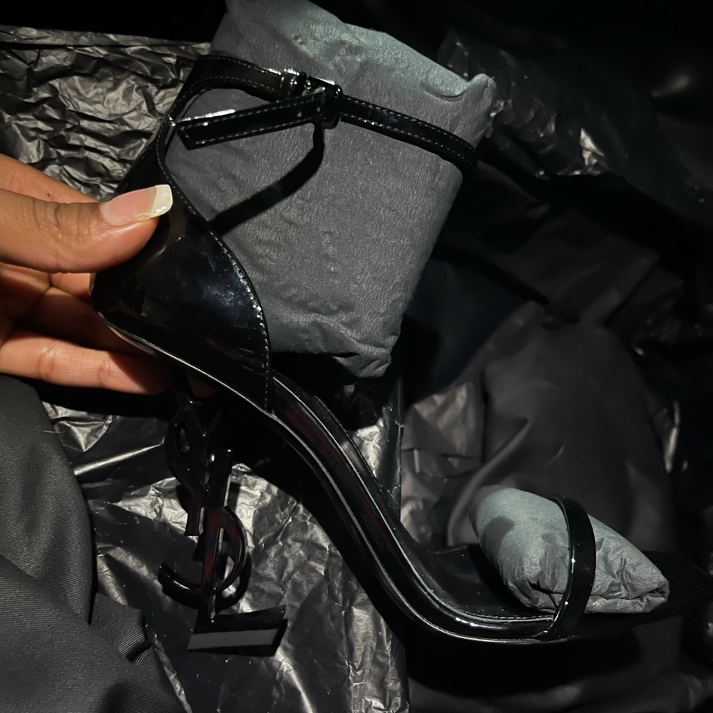 Black Saint Laurent heels size 38 never worn!